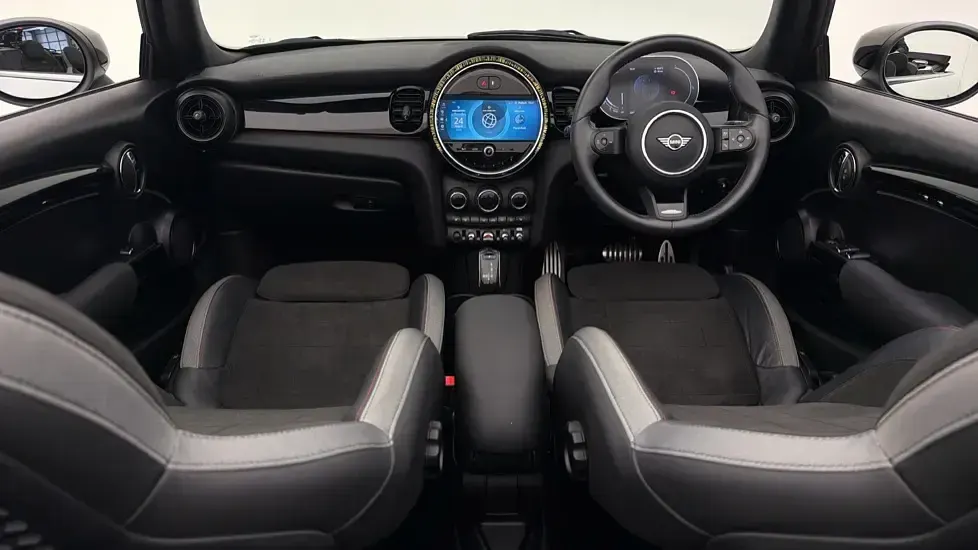 Used Mini Cooper Cabriolet Sport 134 HP (98 kW) 2023 White Cabriolet