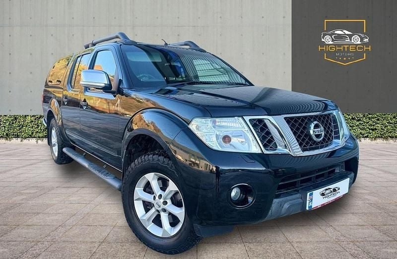 Black Used 2014 Nissan Navara Tekna Pickup | £8,995 (Fair price) - Image 1/4