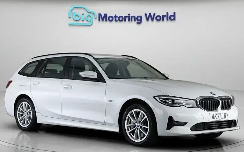 Usado BMW 330e 292 HP (214 kW) 2021 Carrinha