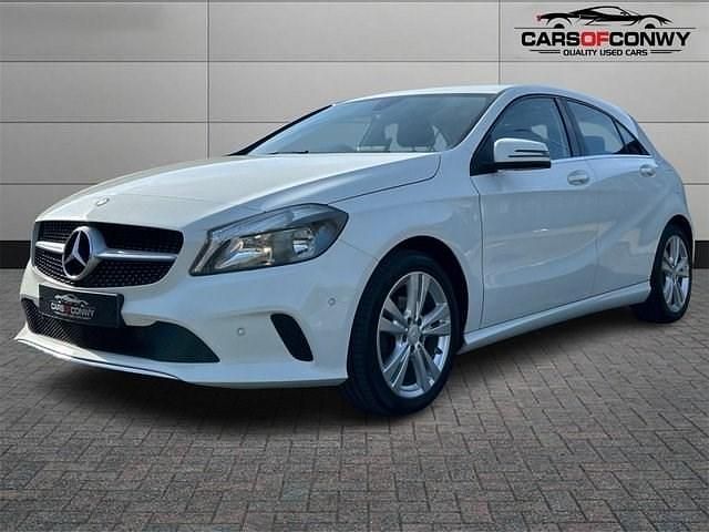 Used Mercedes A180 Executive 109 HP (80 kW) 2016 White Hatchback