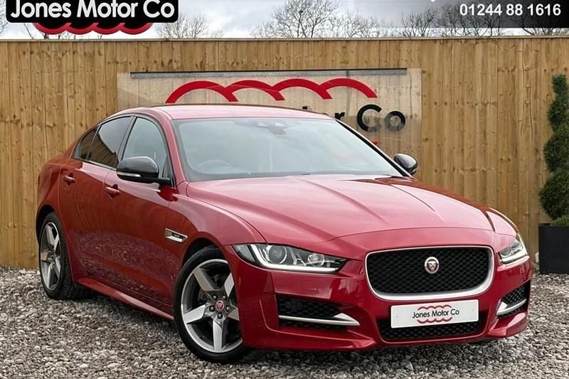 Used Jaguar XE R-Sport 180 HP (132 kW) 2016 Red Sedan