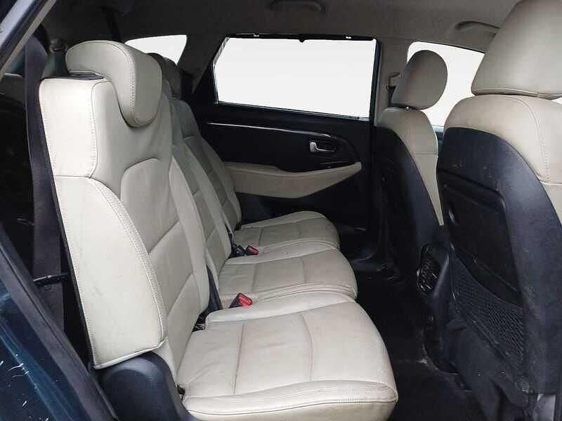 Used Kia Carens 2019 Blue MPV