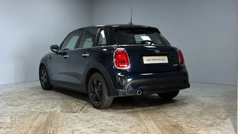 Used Mini Cooper Classic 134 HP (98 kW) 2023 Black Hatchback