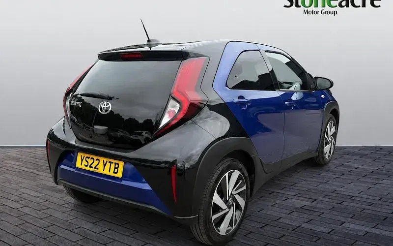 Used Toyota Aygo X 72 HP (52 kW) 2024 Blue SUV