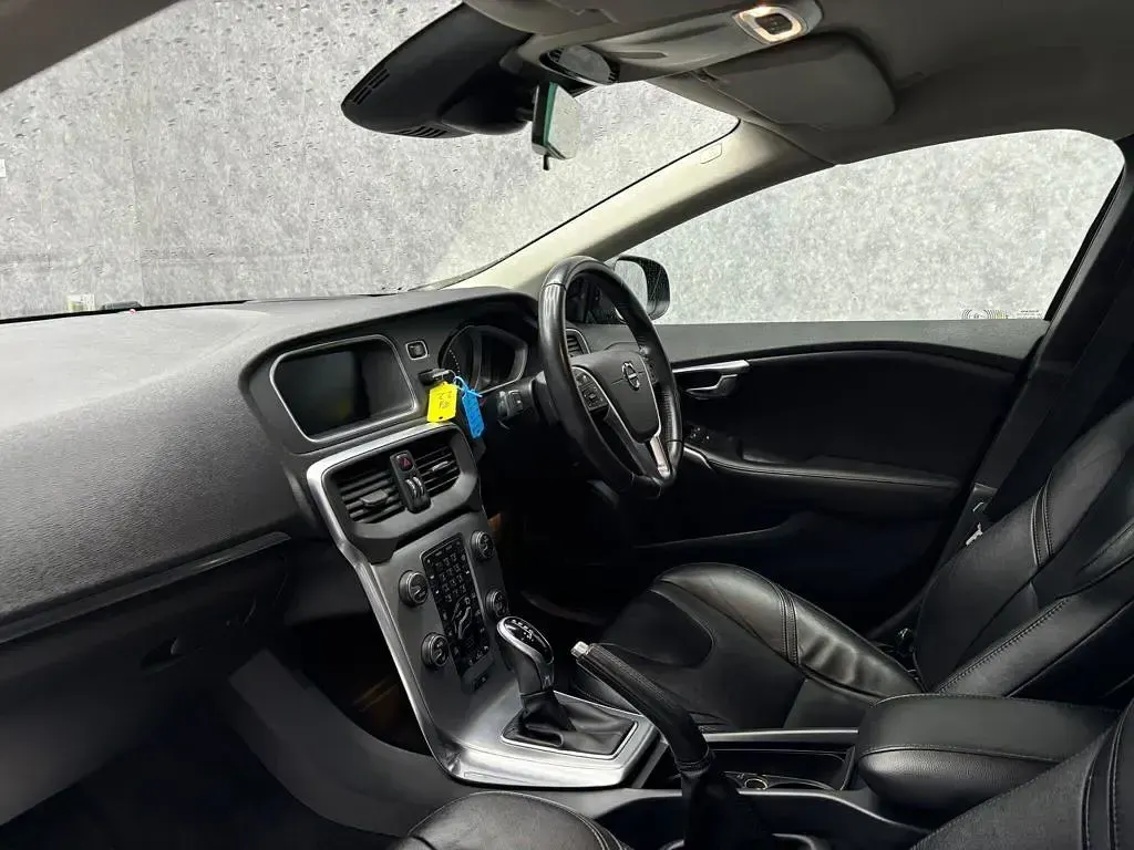Used Volvo V40 Inscription 2017 Black Hatchback