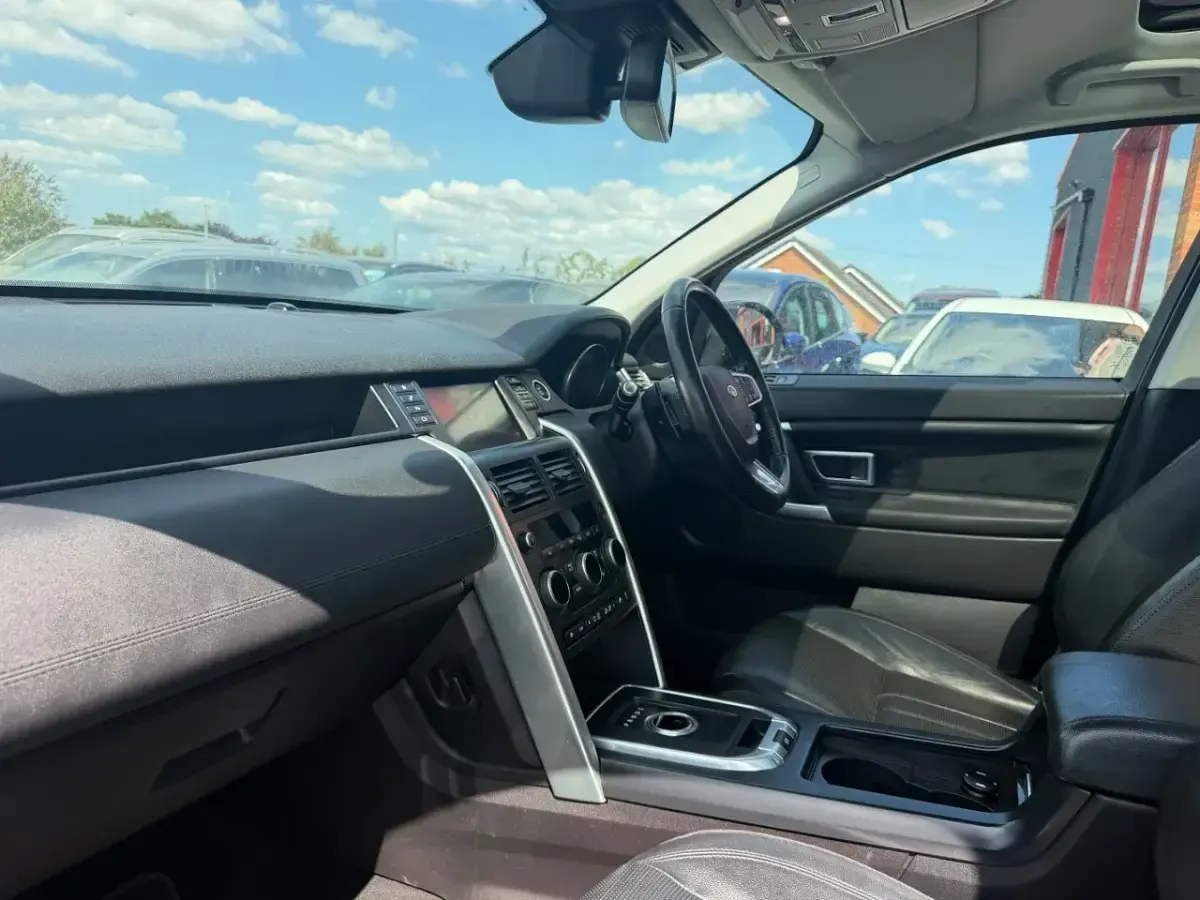 Used Land Rover Discovery 4 HSE 2016 Black SUV