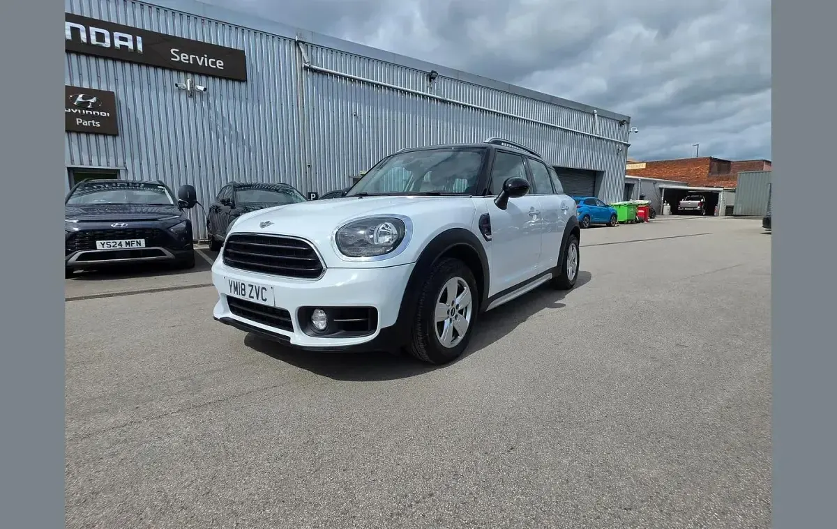 Used Mini Cooper Countryman 134 HP (98 kW) 2018 White SUV
