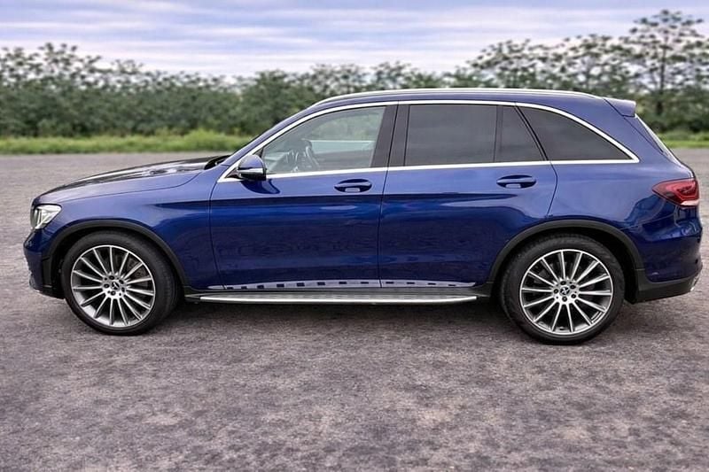 Used Mercedes GLC220 AMG Line Premium 194 HP (142 kW) 2020 Blue Estate