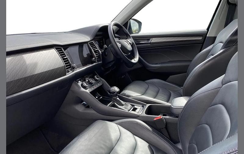 Used Skoda Kodiaq SE L Executive 150 HP (110 kW) 2023 Petrol blue metallic SUV