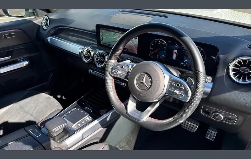 Used Mercedes GLB200 AMG Line Premium 161 HP (118 kW) 2023 White SUV