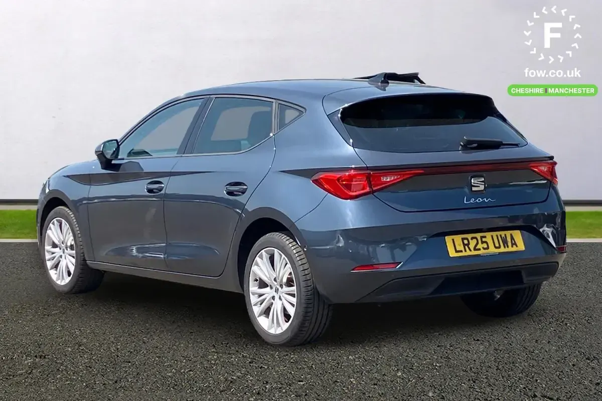 Used Seat Leon SE Dynamic 116 HP (85 kW) 2025 Grey Hatchback
