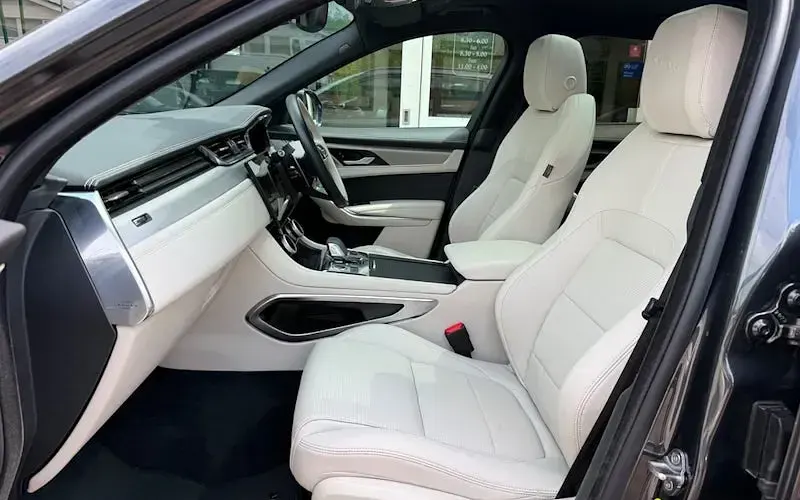 Used Jaguar F-Pace R-Dynamic 204 HP (150 kW) 2023 Grey SUV