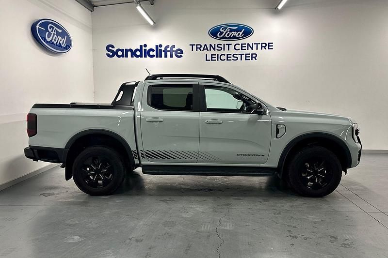 Begagnad Ford Ranger 281 HK (206 kW) 2025 Grå Pickup