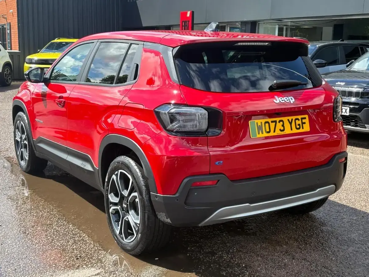 Used Jeep Avenger EV Summit 113 kW (154 HP) 2024 Red SUV
