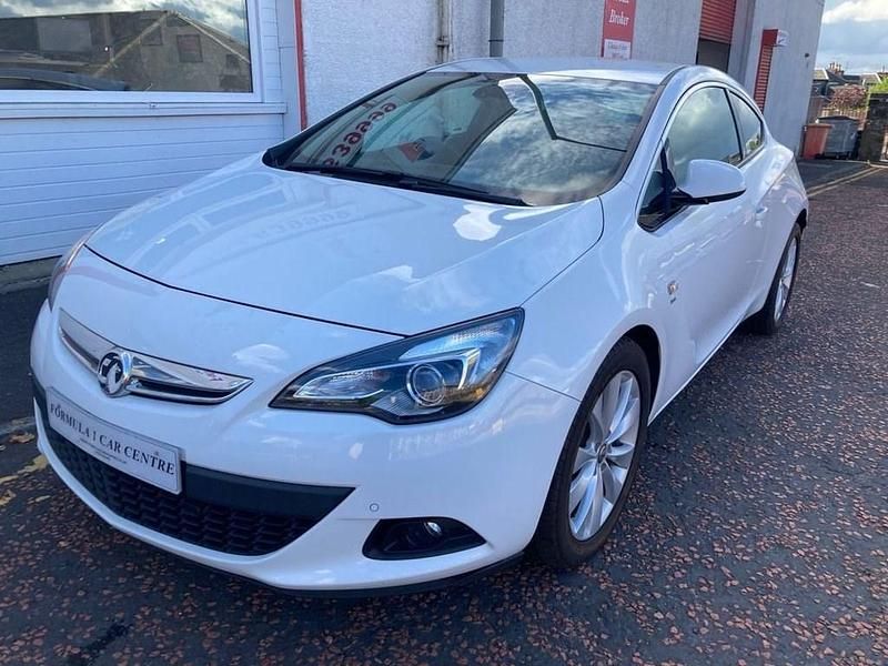 Used Vauxhall Astra GTC S 118 HP (86 kW) 2016 White Hatchback