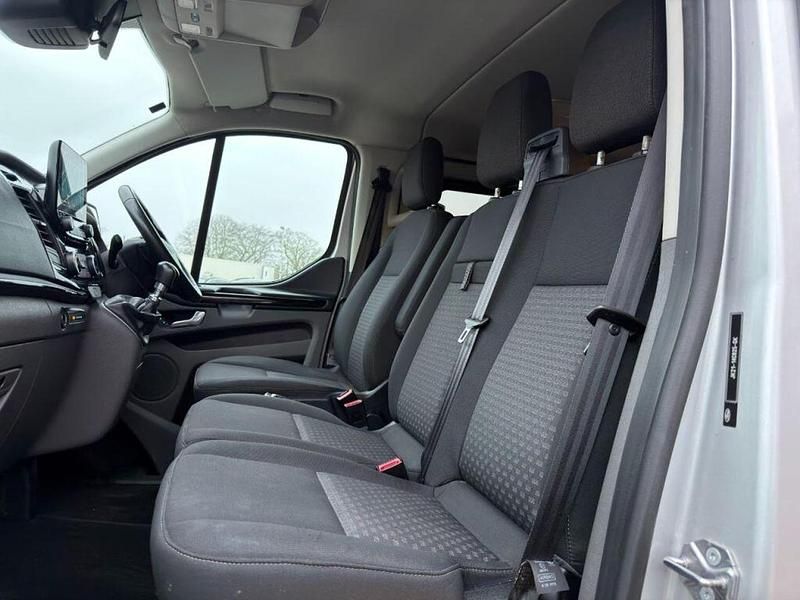 Used Ford Tourneo Custom Zetec 105 HP (77 kW) 2019 Grey Van