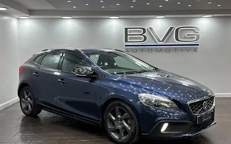 Used Volvo V40 114 HP (83 kW) 2015 Hatchback