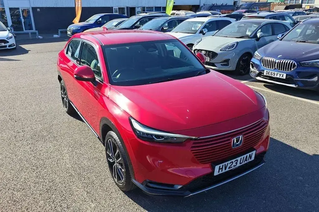 Używany Honda HR-V Advance 131 KM (96 kW) 2023 Czerwony SUV