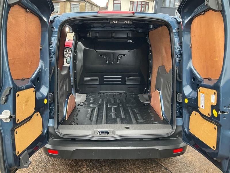 Used Ford Transit Connect Limited 120 HP (88 kW) 2021 Blue MPV