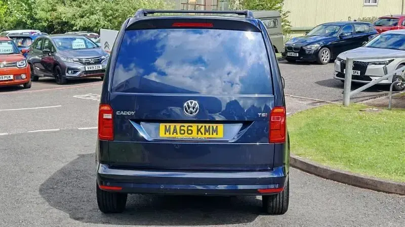Begagnad VW Caddy Trendline 125 HK (91 kW) 2016 Blå Minibuss