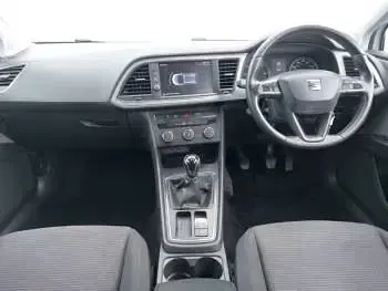 Used Seat Leon SE Dynamic 115 HP (84 kW) 2019 White Hatchback