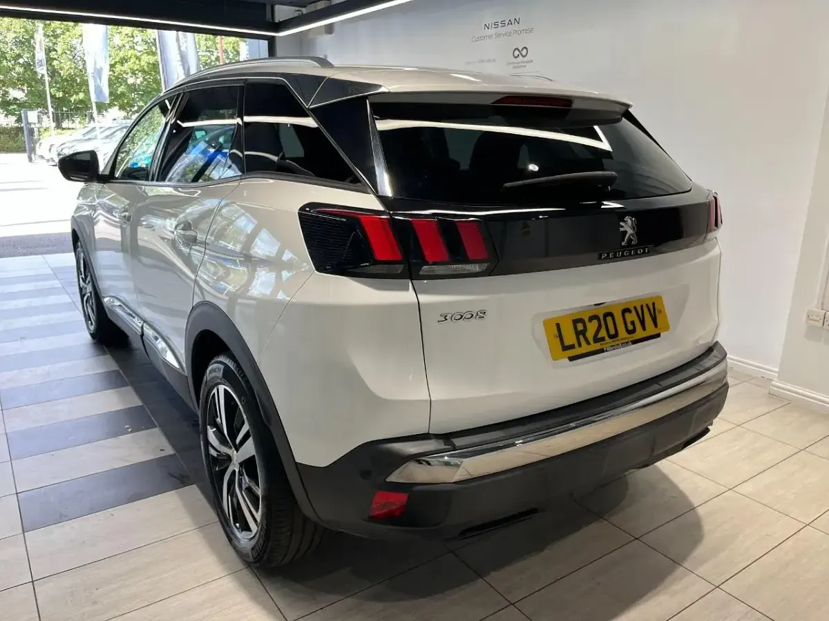 Used Peugeot 3008 Allure 129 HP (94 kW) 2020 White SUV