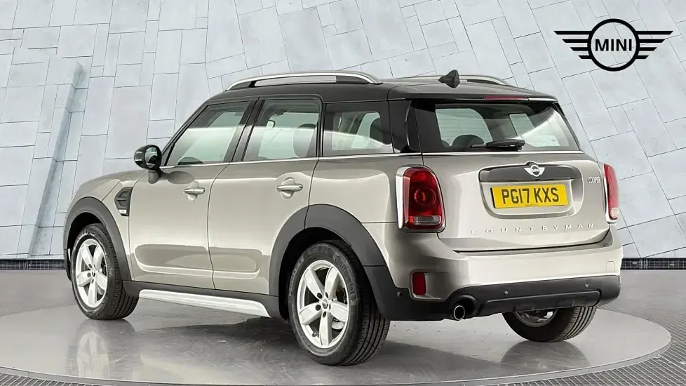Used Mini Cooper Countryman 134 HP (98 kW) 2017 Silver SUV