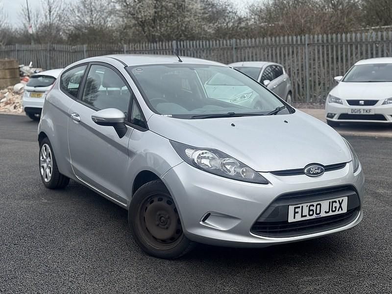 Begagnad Ford Fiesta 82 HK (60 kW) 2010 Silver Halvkombi