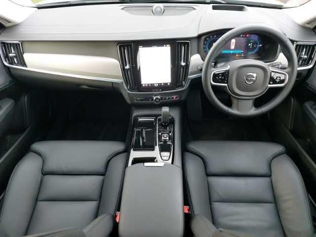 Used Volvo V90 Ultra 455 HP (334 kW) 2025 Silver Estate