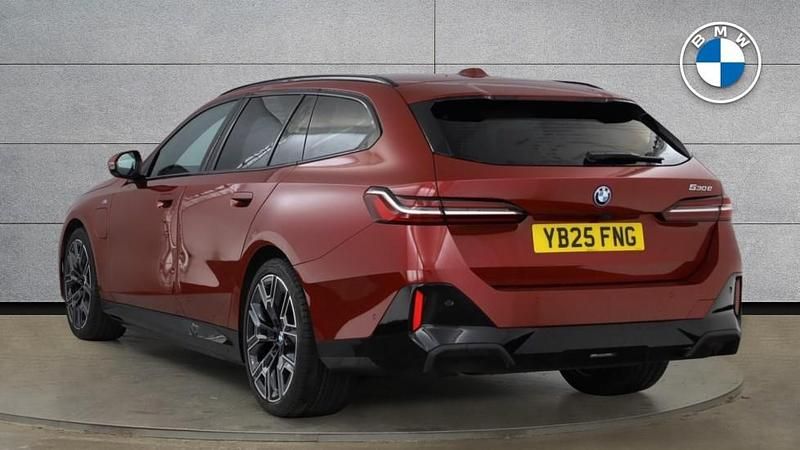 Used BMW 530e M Sport 295 HP (216 kW) 2025 Red Estate