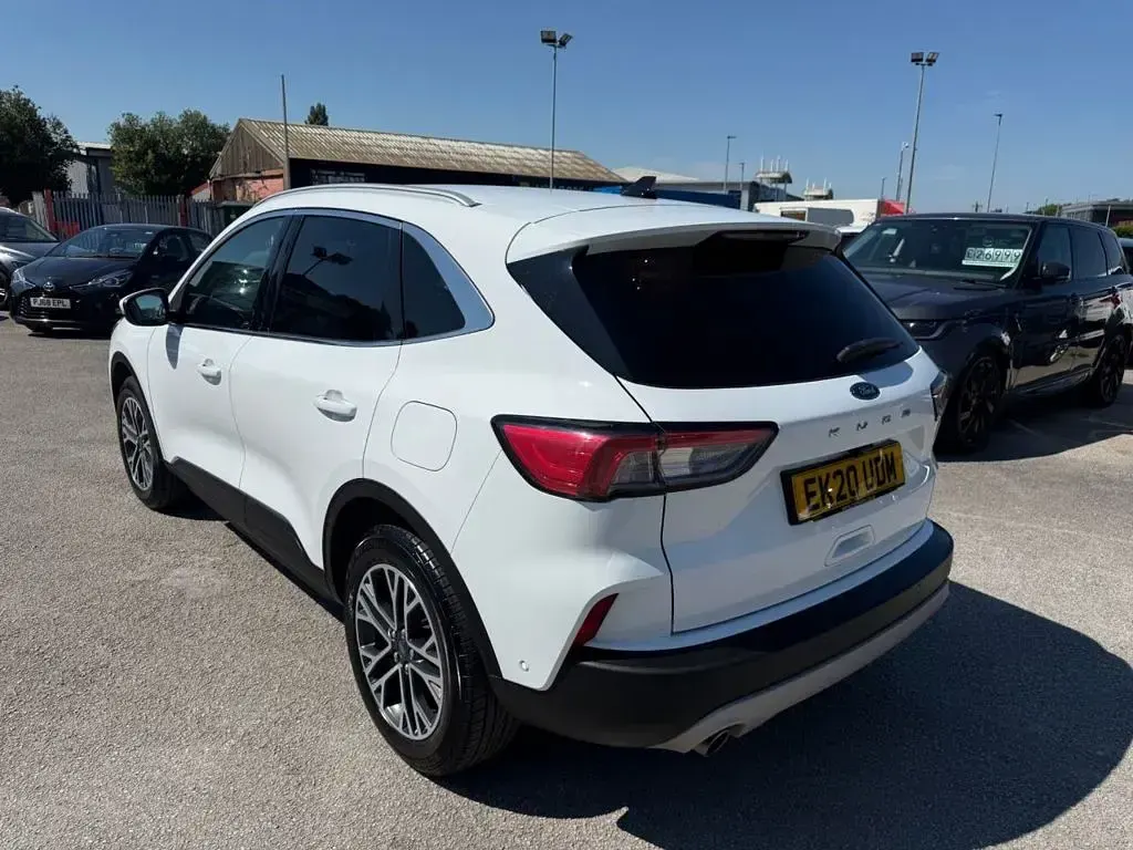 Used Ford Kuga Titanium 150 HP (110 kW) 2020 White SUV