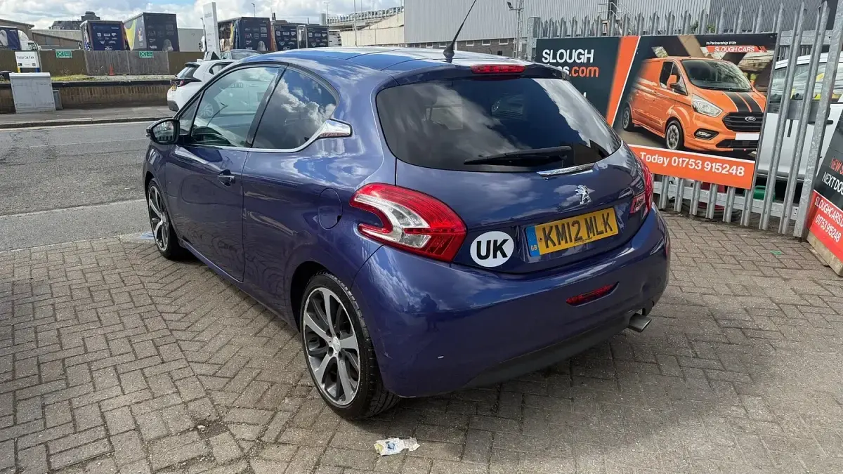 Usado Peugeot 208 115 HP (84 kW) 2012 Azul Citadino