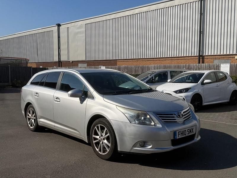 Used Toyota Avensis 147 HP (108 kW) 2010 Silver Estate