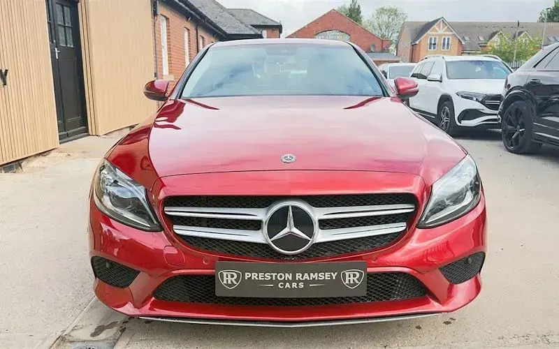 Usado Mercedes C220 Sport Edition 194 HP (142 kW) 2019 Vermelho Sedan