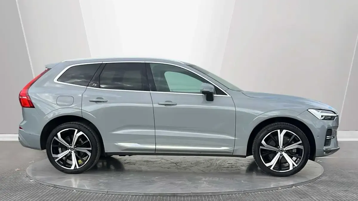 Used Volvo XC60 Ultra 247 HP (181 kW) 2025 Grey SUV