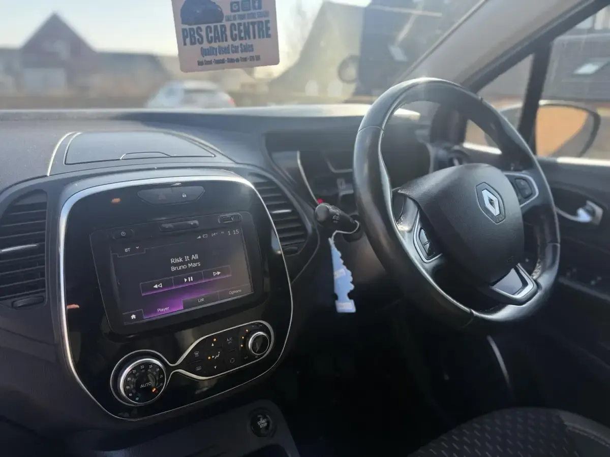 Used Renault Captur Dynamique 2017 Grey/black SUV