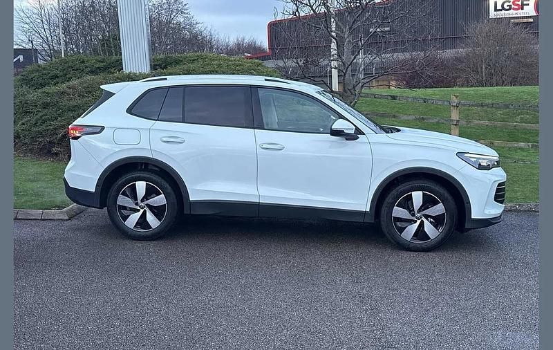 New VW Tiguan Match 147 HP (108 kW) 2025 White SUV