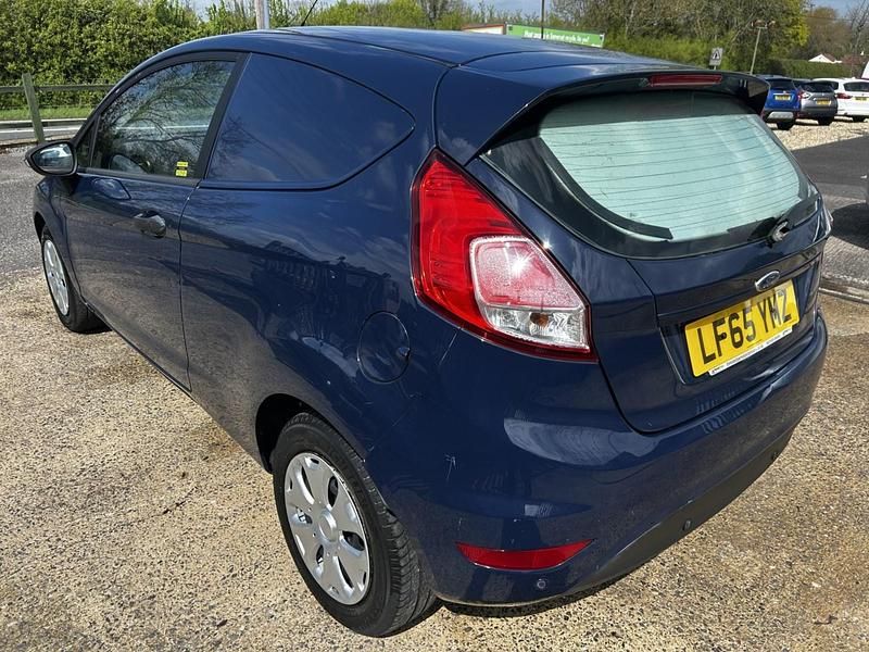 Usado Ford Fiesta 2015 Azul Van