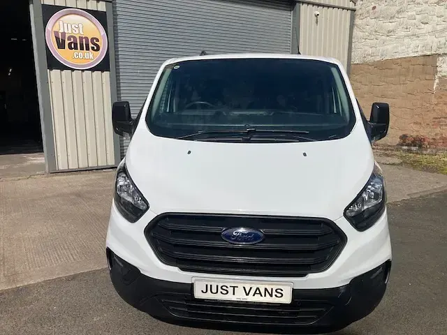 Used Ford Transit Custom S 105 HP (77 kW) 2019 White Van
