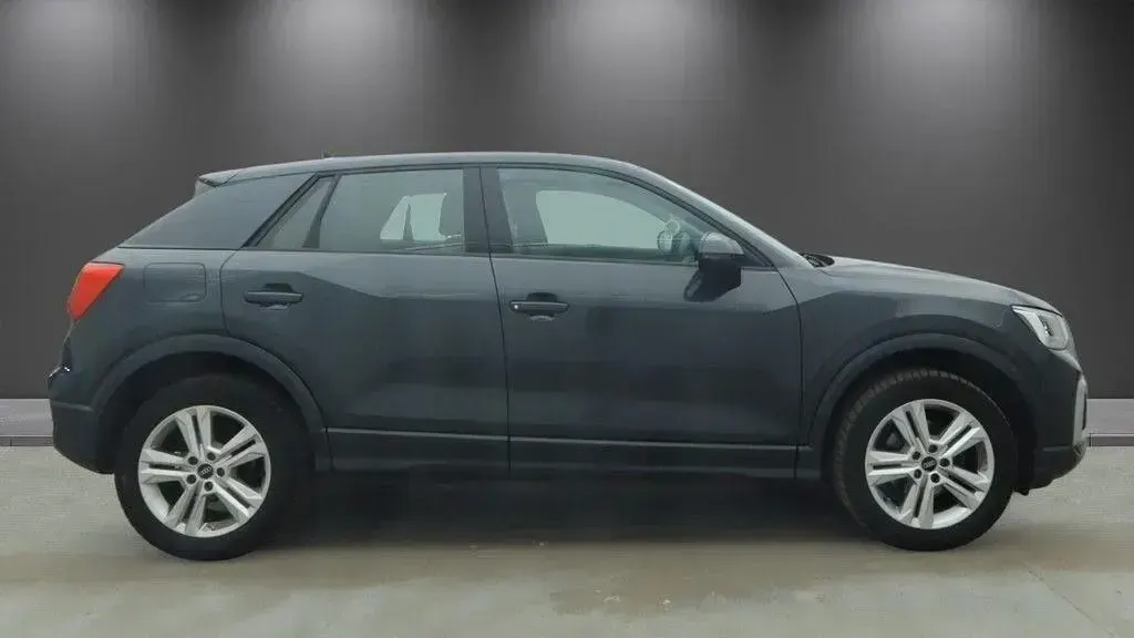 Used Audi Q2 Sport 110 HP (80 kW) 2022 Grey SUV