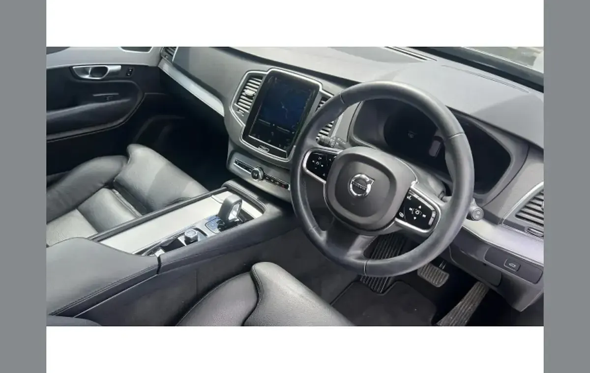 Used Volvo XC90 Core 250 HP (183 kW) 2023 Grey SUV