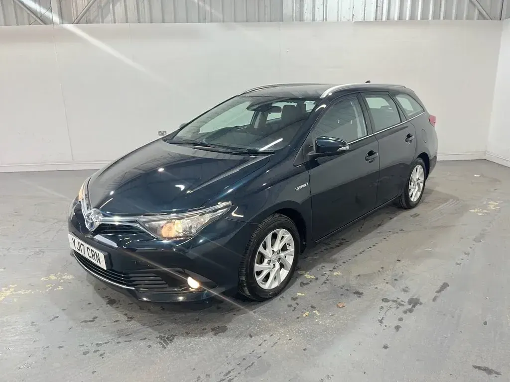 Used Toyota Auris Hybrid Business Edition 2017 Grey Estate