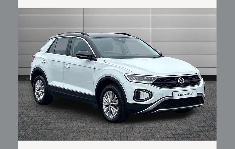 Used VW T-Roc Life 150 HP (110 kW) 2023 Pure white SUV