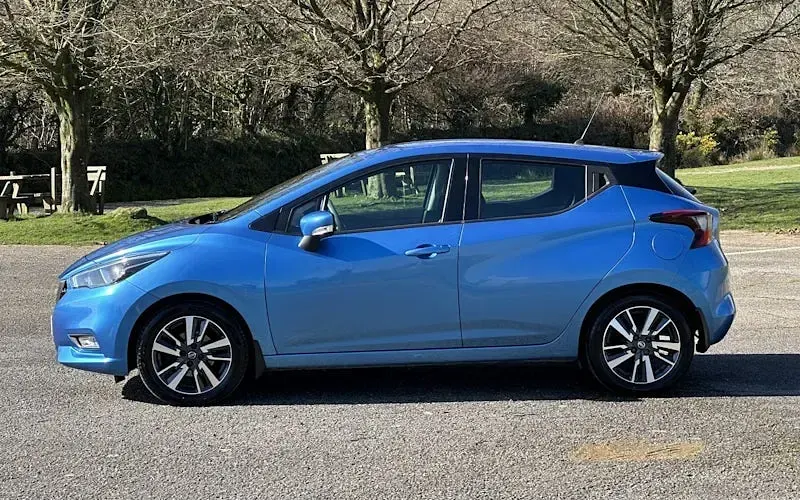 Used Nissan Micra Acenta 71 HP (52 kW) 2017 Blue Hatchback