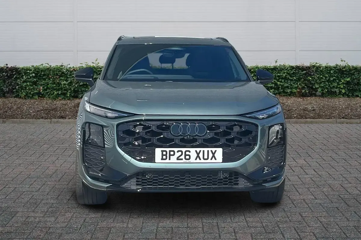 New Audi Q3 Comfort 2026 Green SUV