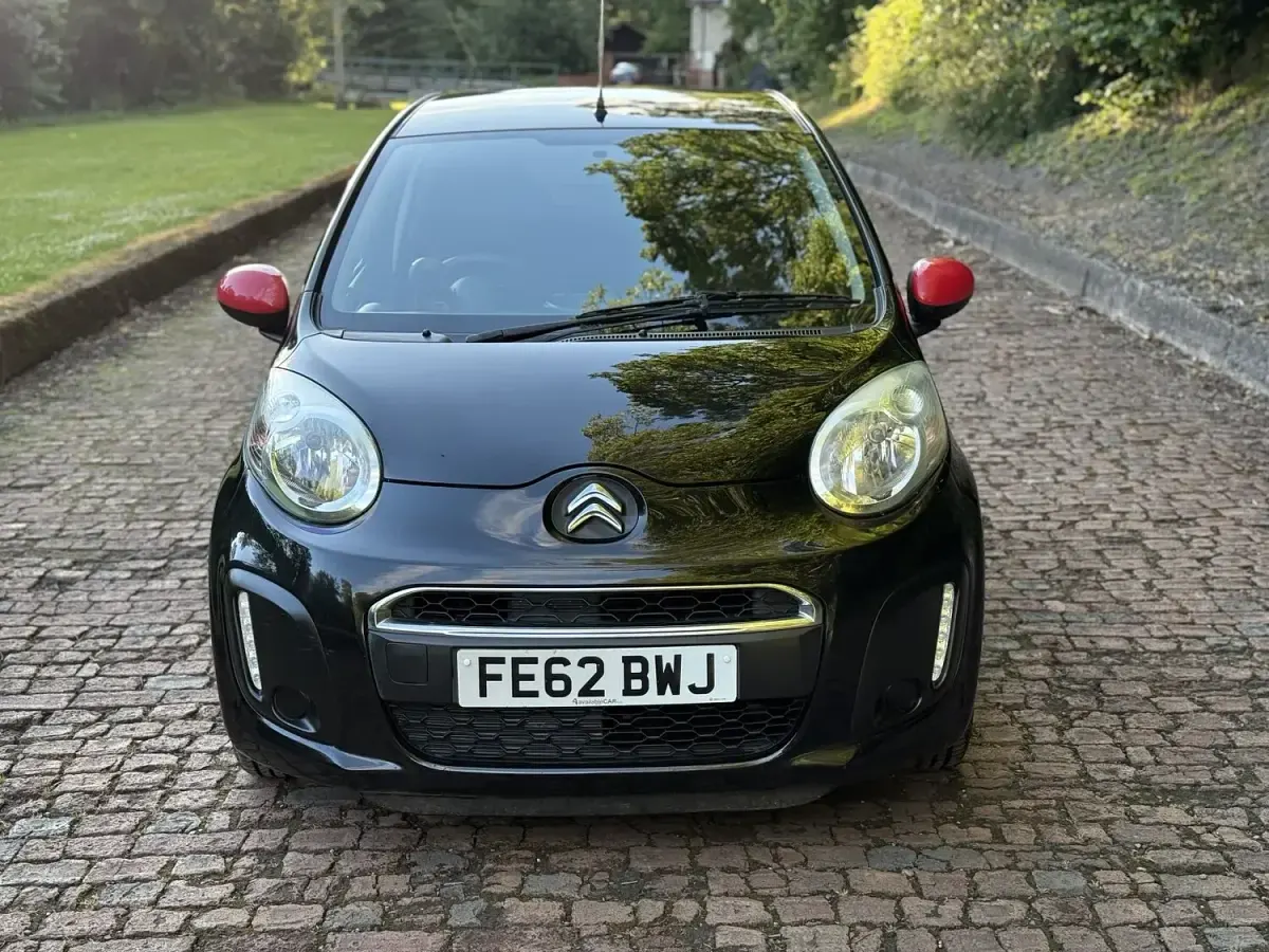 Used Citroën C1 68 HP (50 kW) 2012 Black Hatchback