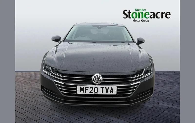Usado VW Arteon SE 150 HP (110 kW) 2020 Cinzento Citadino