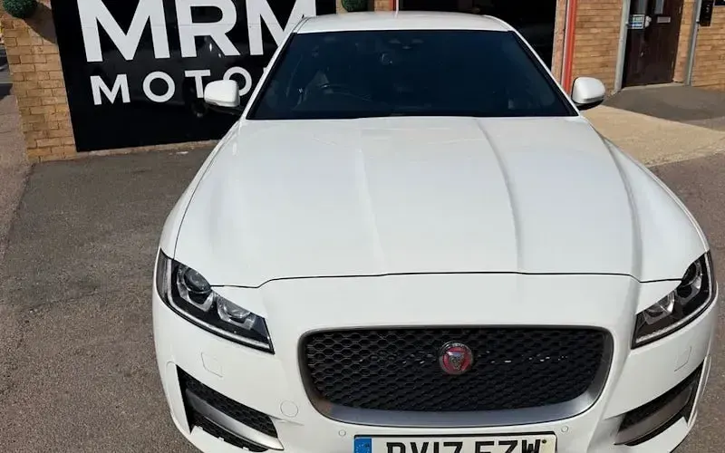 Used Jaguar XF R-Sport 179 HP (131 kW) 2017 White Sedan
