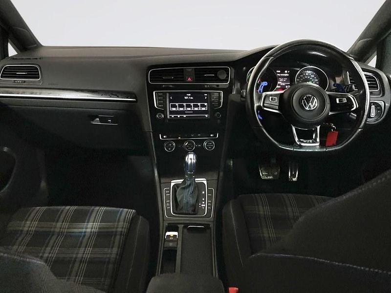 Used VW Golf VII GTE 204 HP (150 kW) 2016 White Hatchback