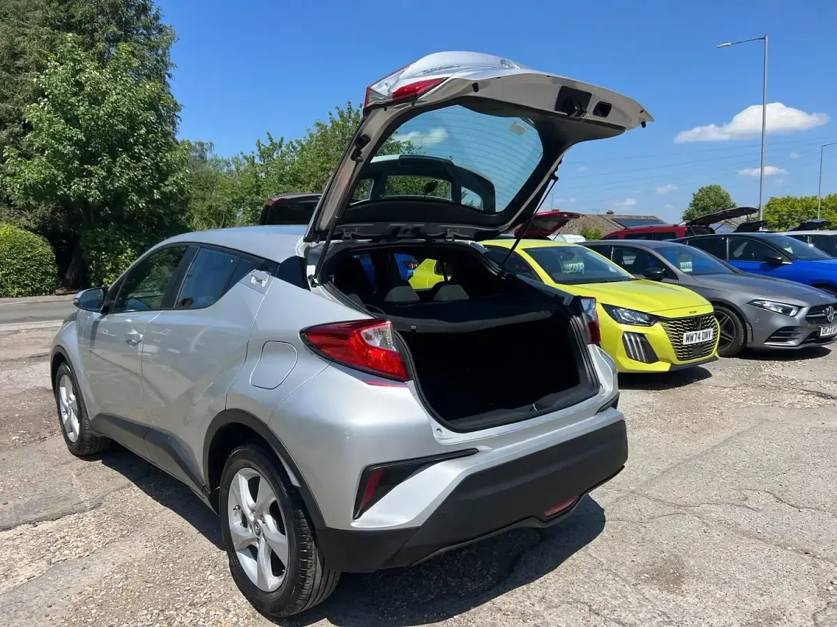 Used Toyota C-HR 122 HP (89 kW) 2018 Silver SUV